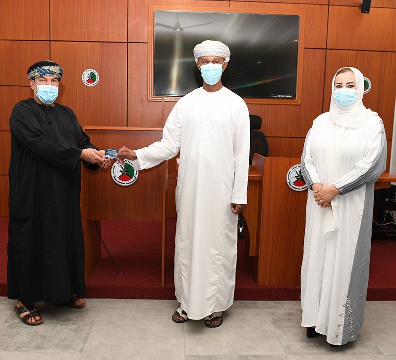 OMAN OIL MARKETING COMPANY DONATES FUEL CARD VOUCHERS TO MEDICAL VOLUNTEERS FIGHTING COVID-19
